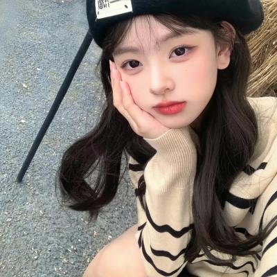 甜蜜寂寞女孩